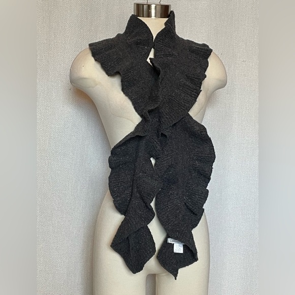 Coldwater Creek scarf - Picture 2 of 4